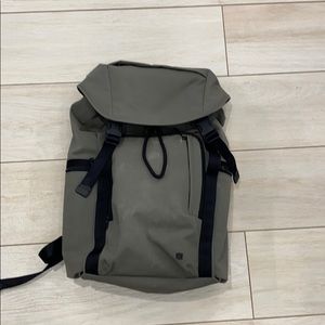 LuluLemon Command The Day Backpack 24L